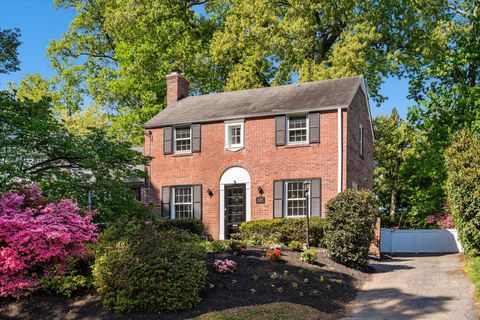 Photo of 5608 Harwick Road, BETHESDA, MD 20816 (MLS # MDMC2228982)