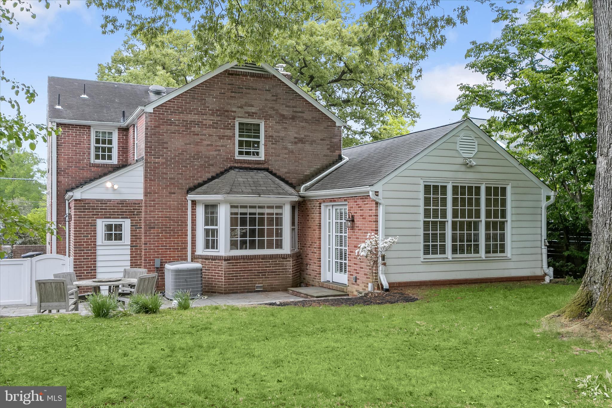 WOODACRES - Residential