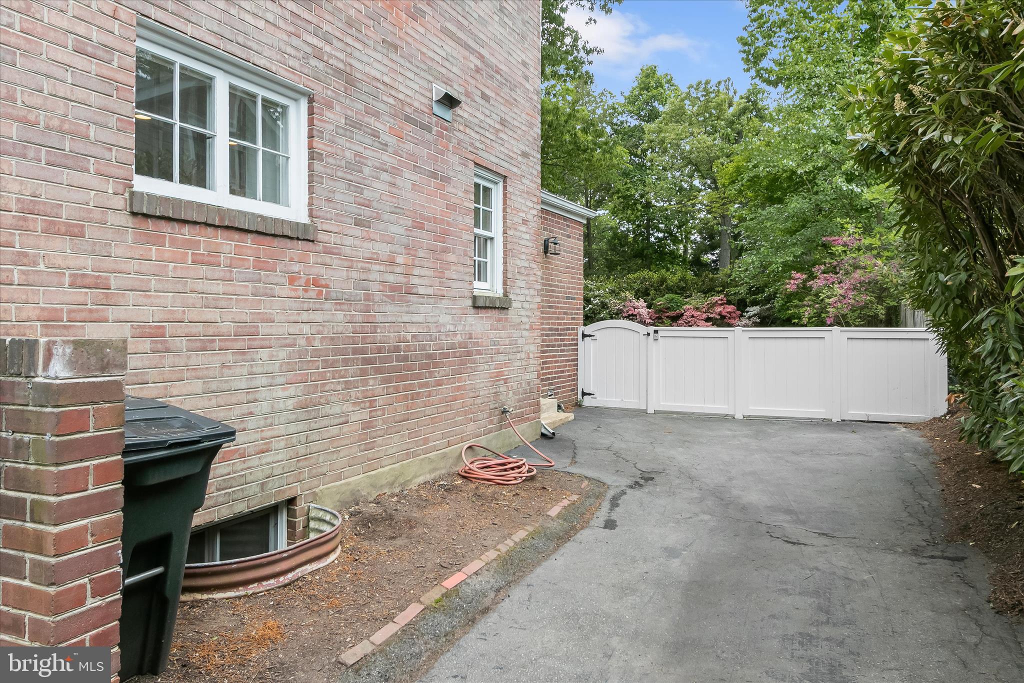 WOODACRES - Residential