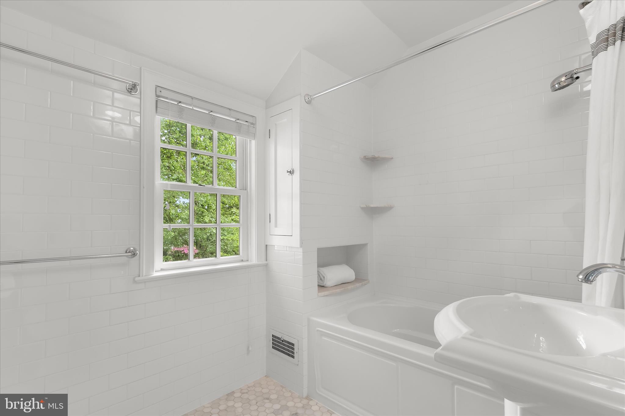 WOODACRES - Residential