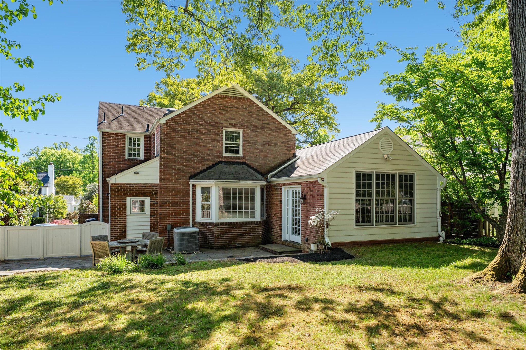 WOODACRES - Residential