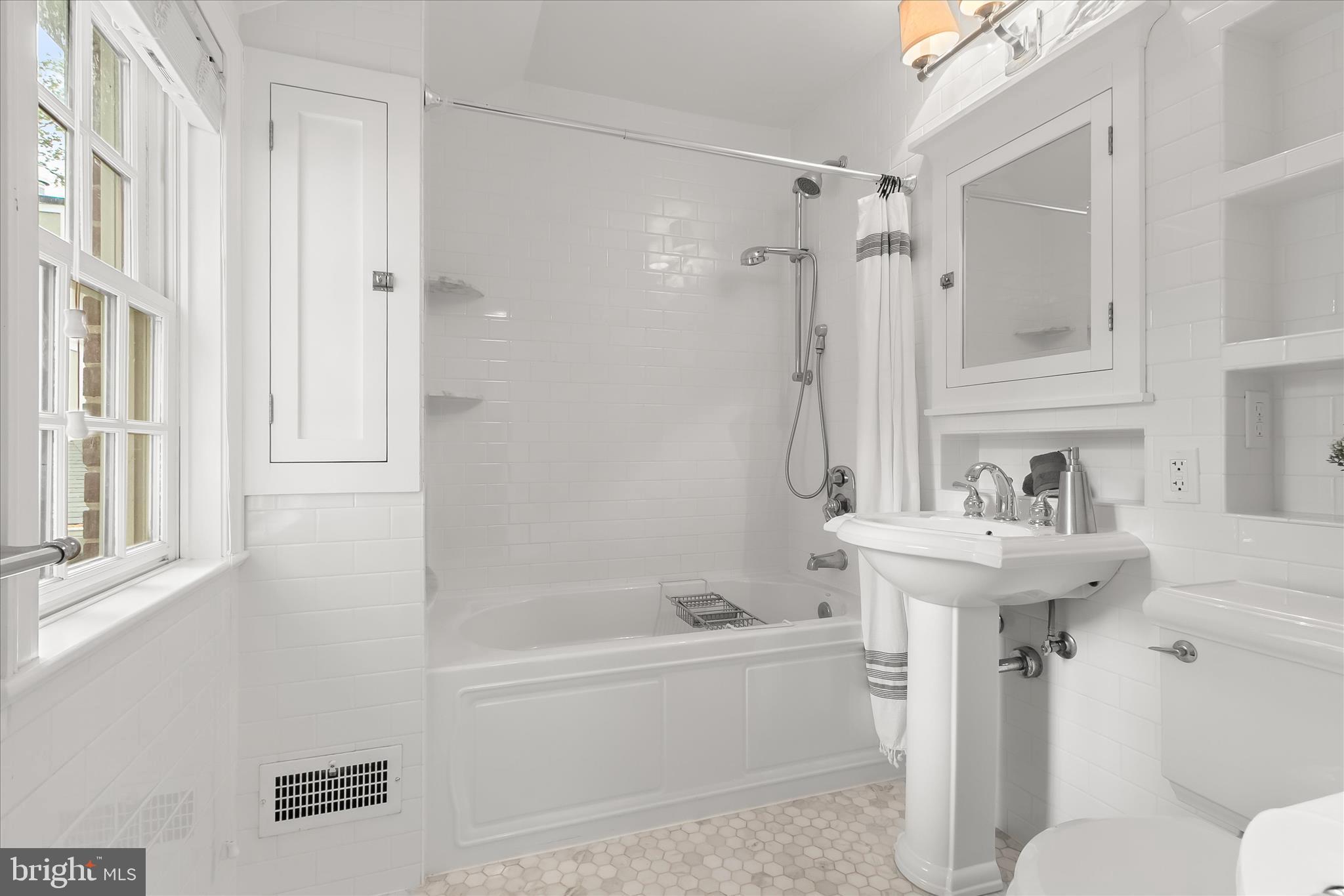 WOODACRES - Residential