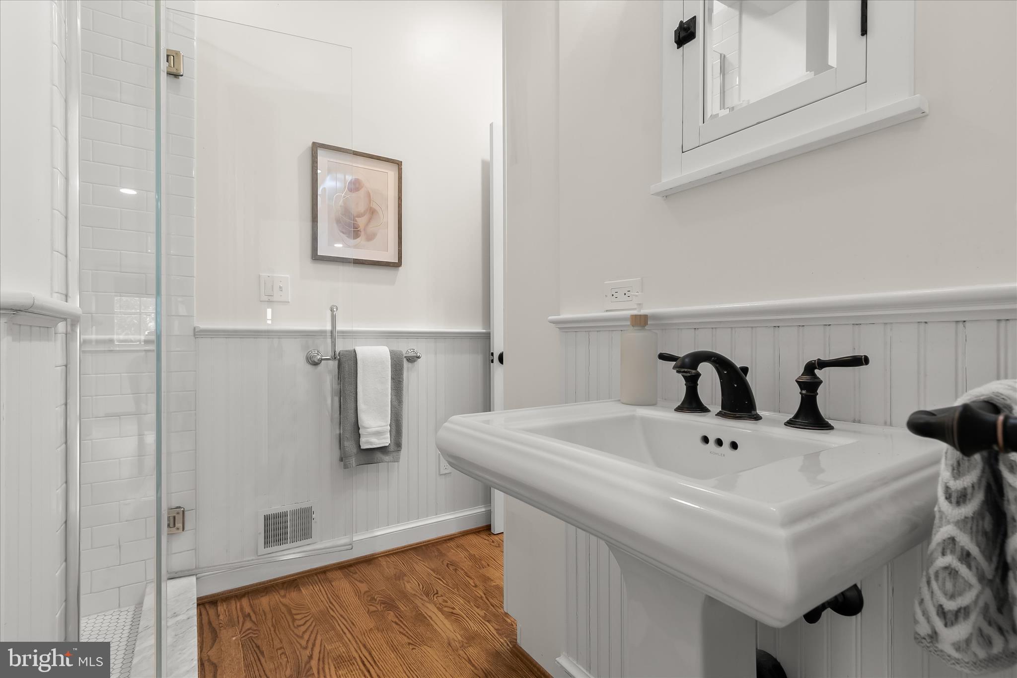 WOODACRES - Residential