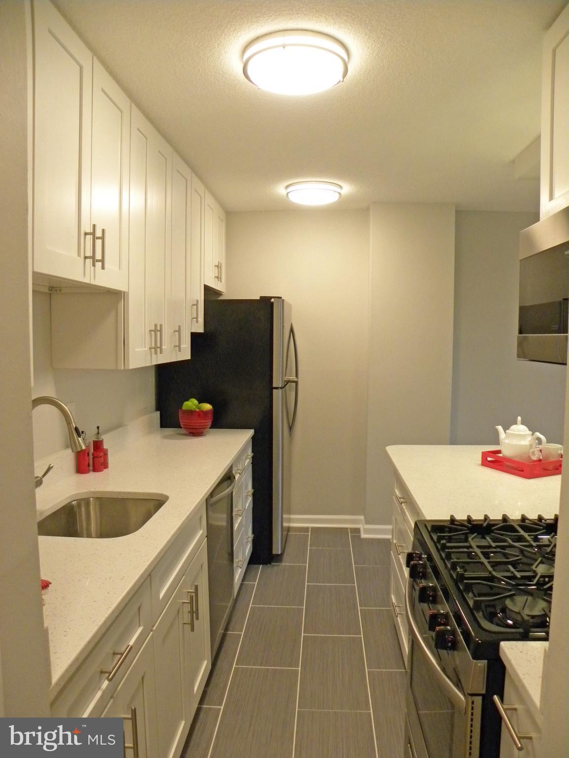 MARINA TOWERS - Residential Lease