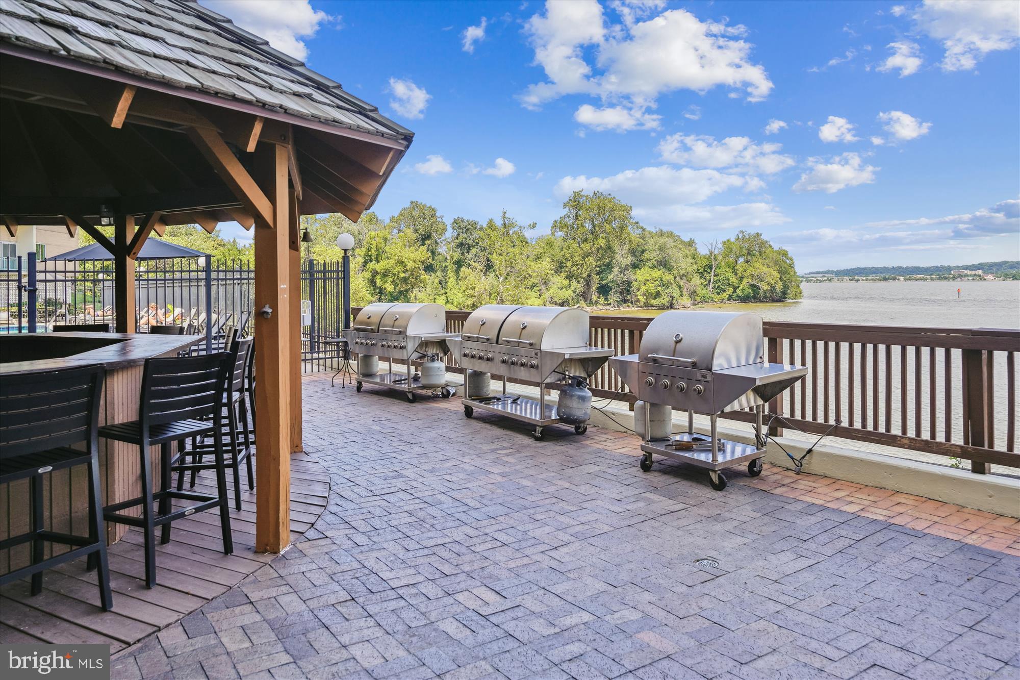 MARINA TOWERS - Residential Lease