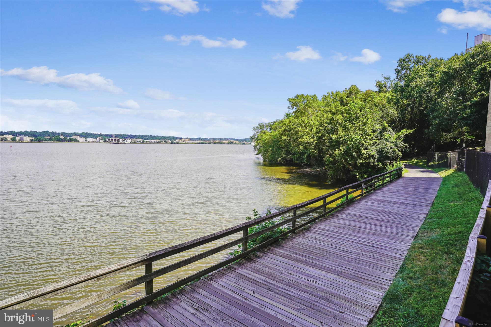 MARINA TOWERS - Residential Lease