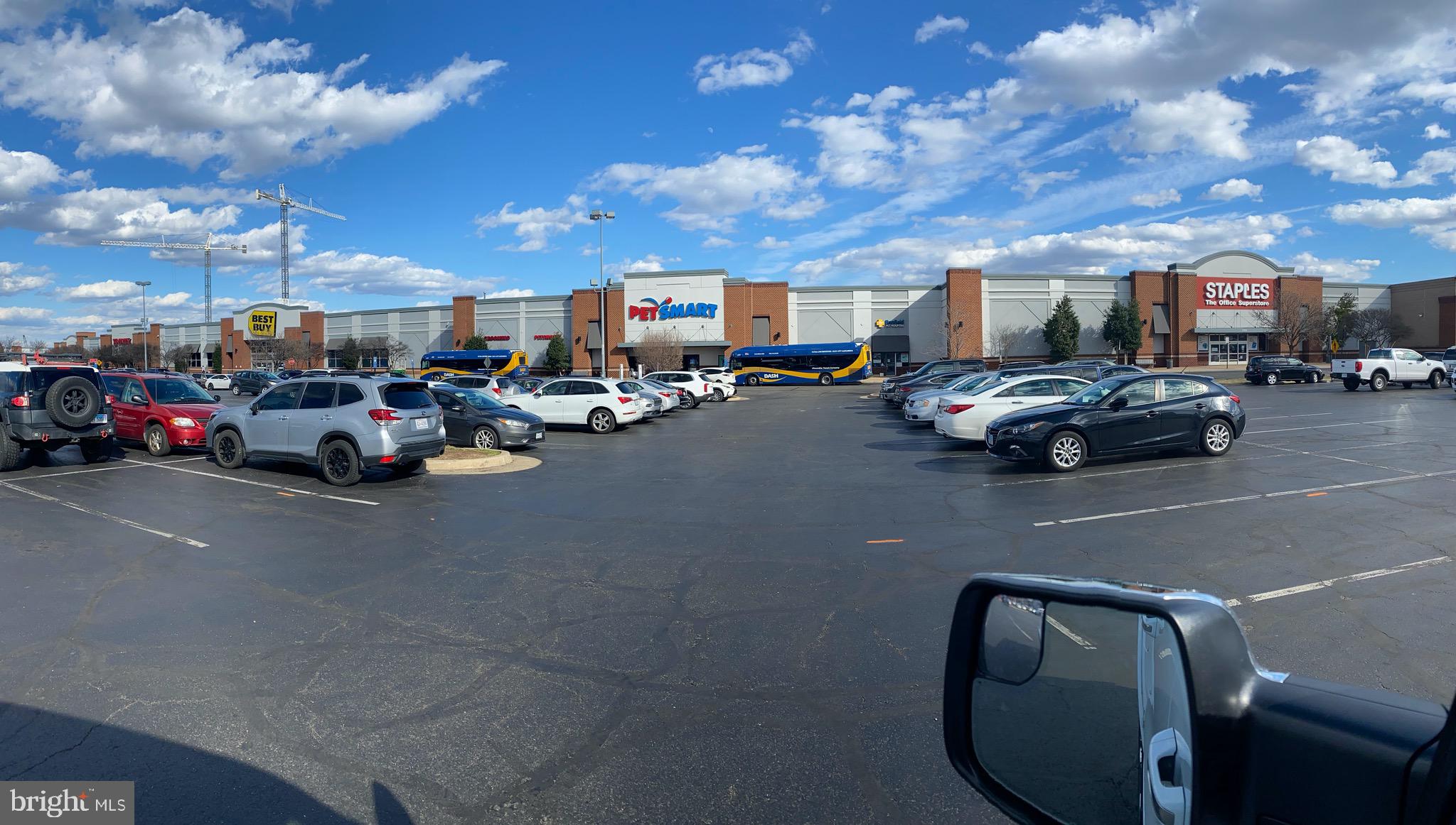 POTOMAC FLATS - Residential