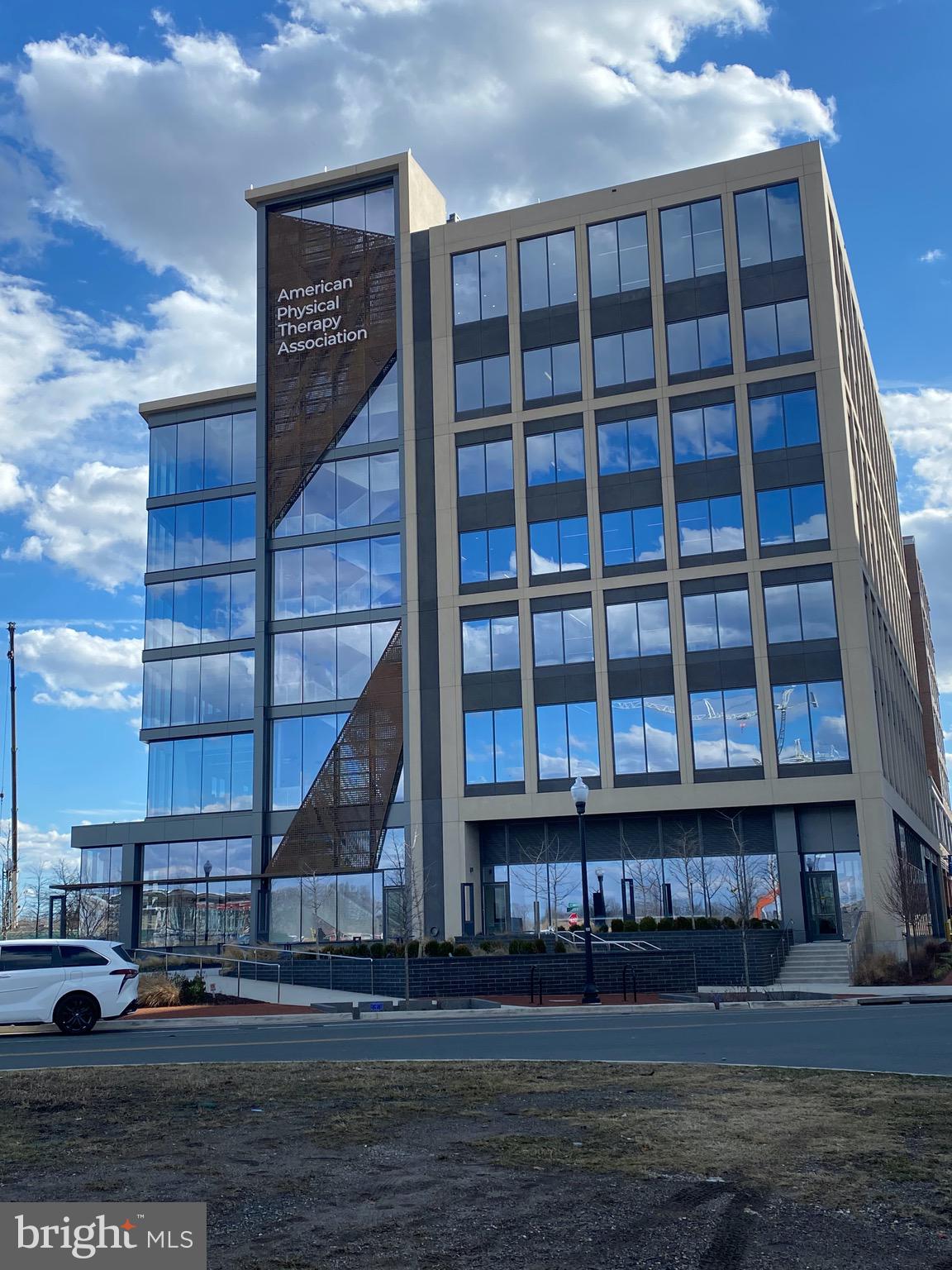 POTOMAC FLATS - Residential