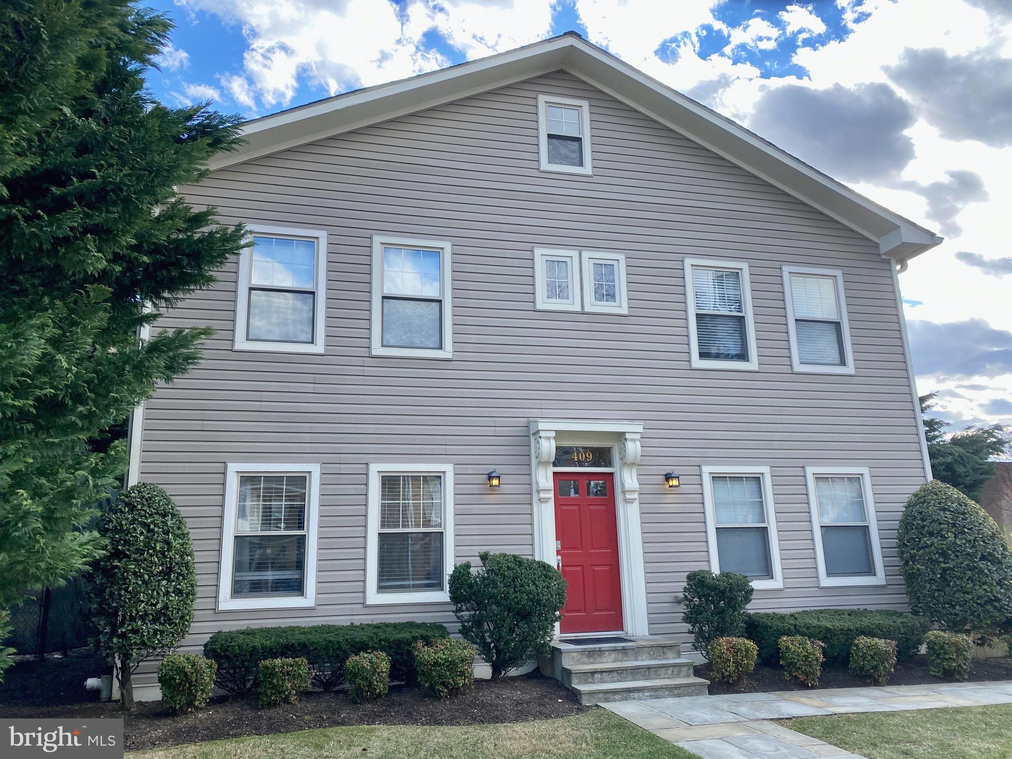 POTOMAC FLATS - Residential