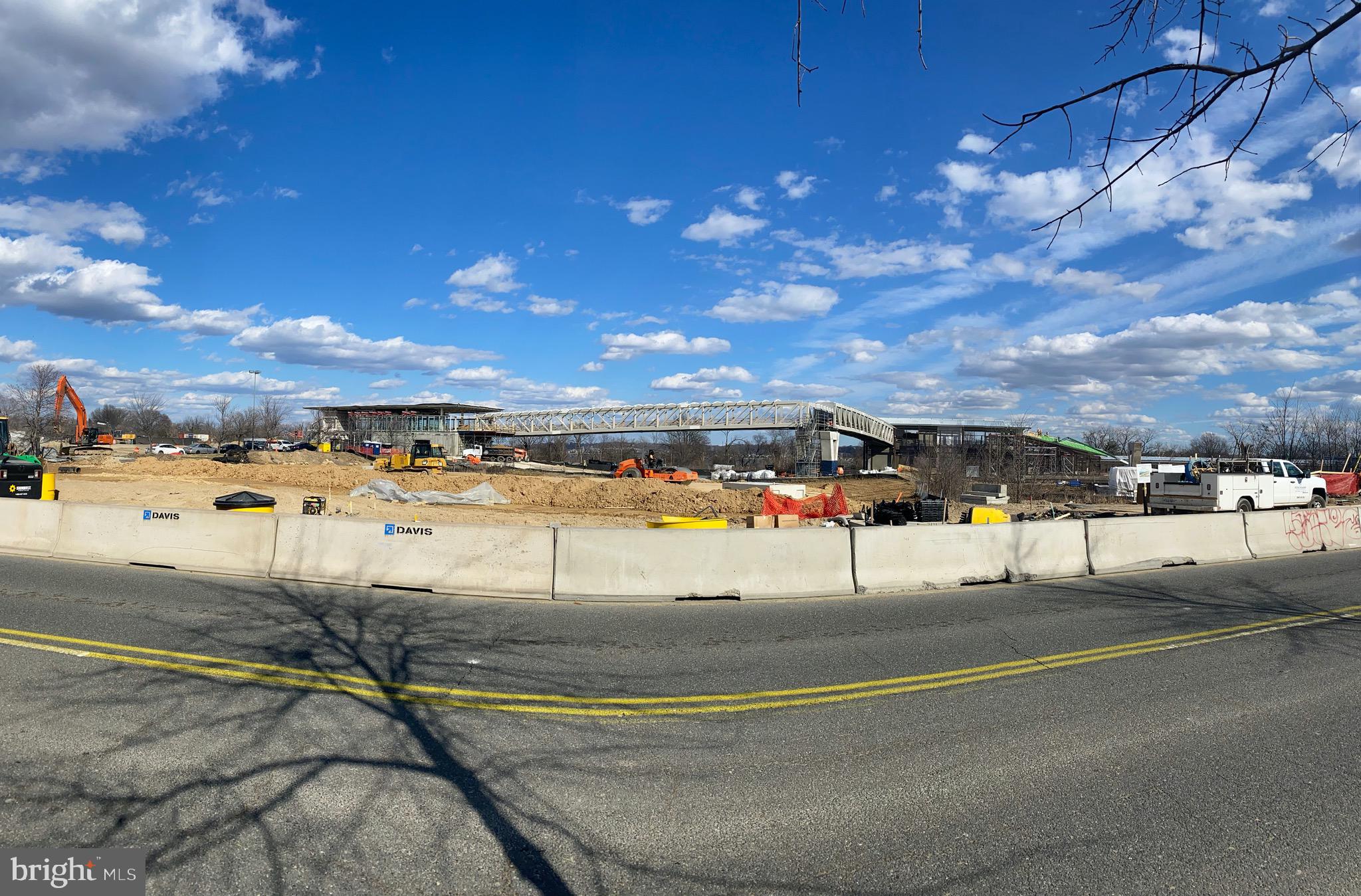 POTOMAC FLATS - Residential