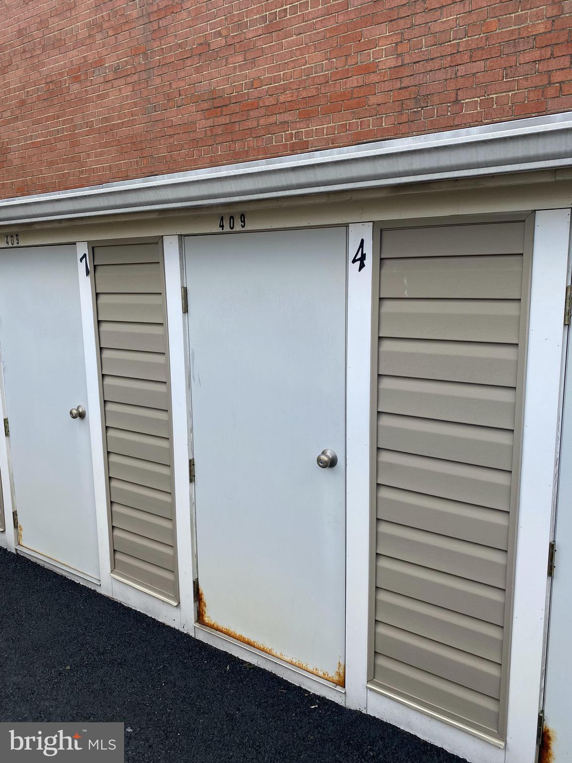 POTOMAC FLATS - Residential