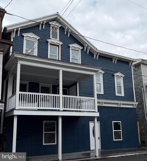 Multifamily For Sale - 111 E Market Street<br/> WILLIAMSTOWN, PA 17098