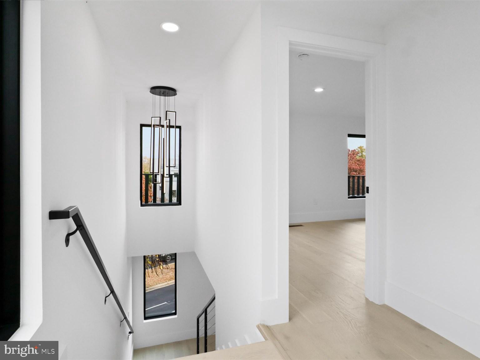 CLARENDON - Residential