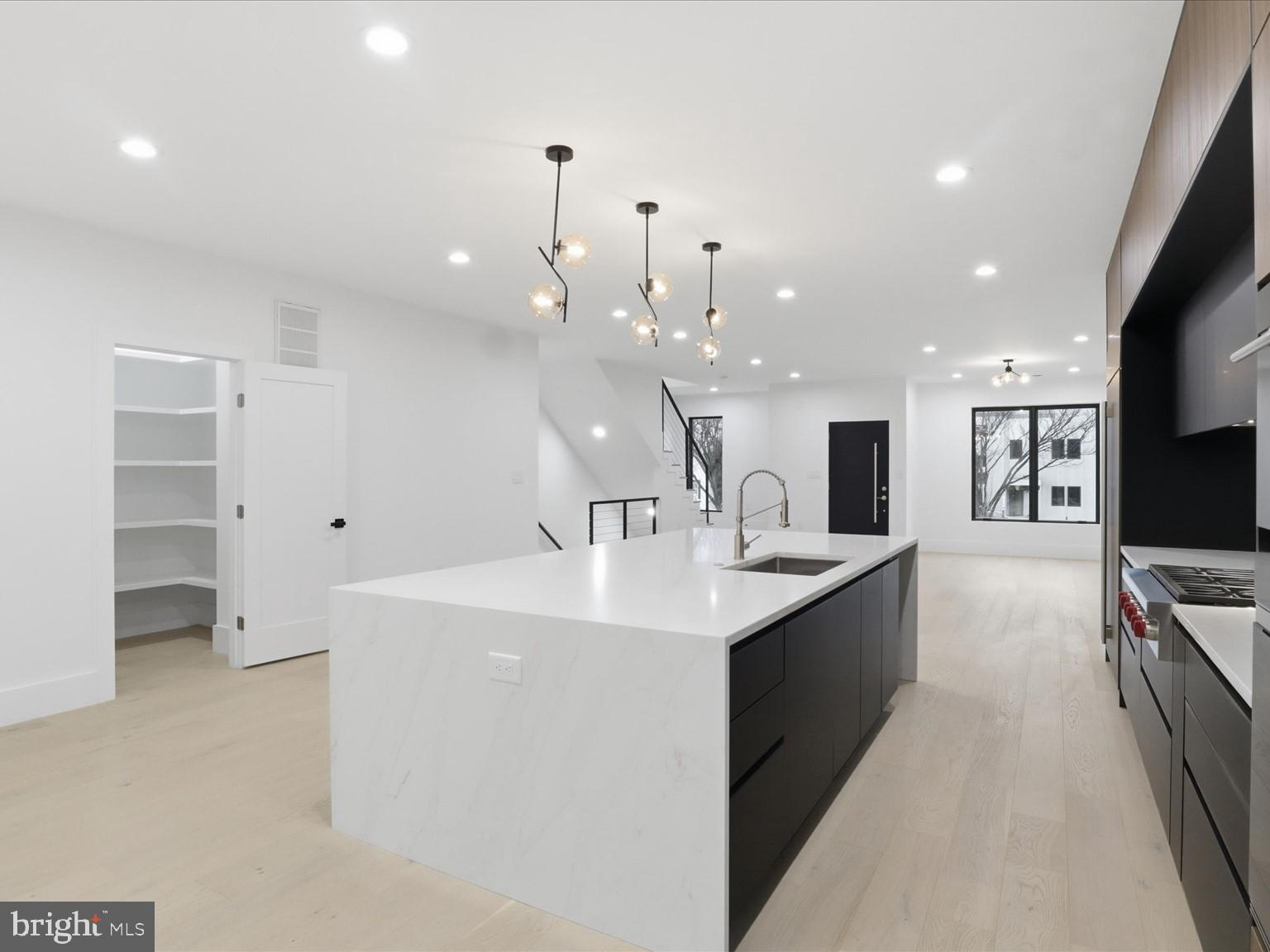 CLARENDON - Residential