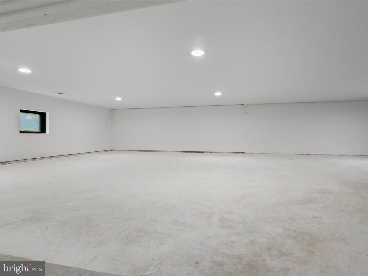 CLARENDON - Residential