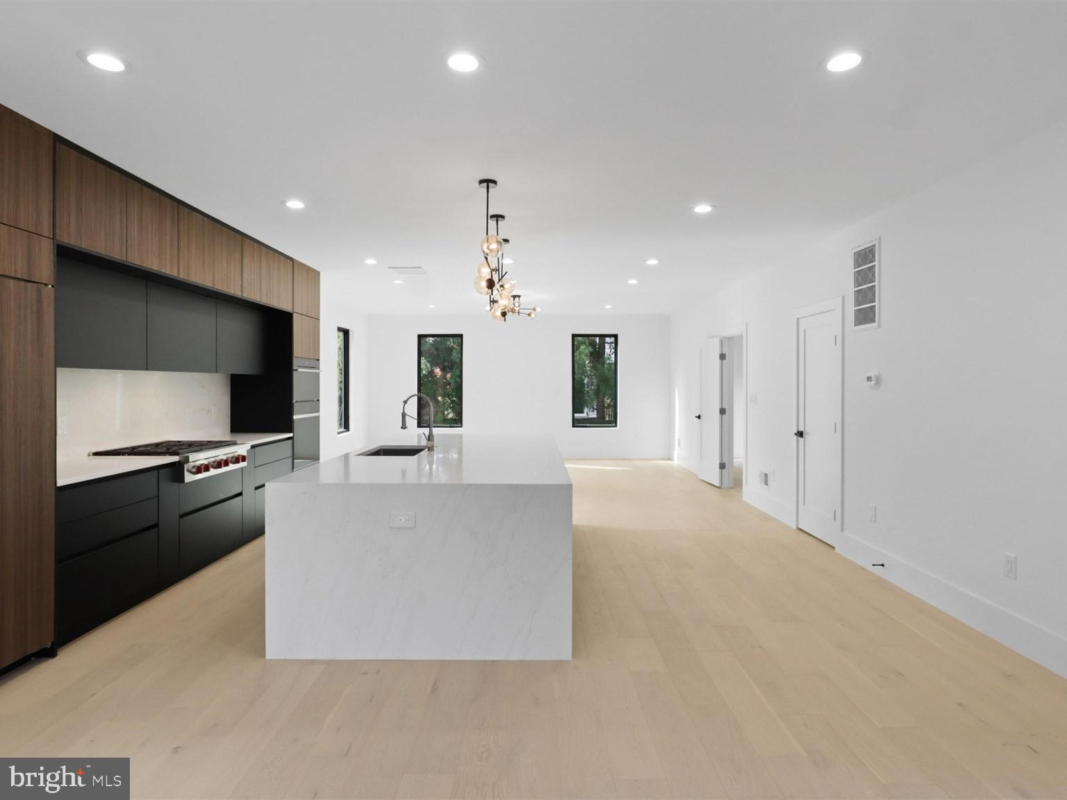 CLARENDON - Residential