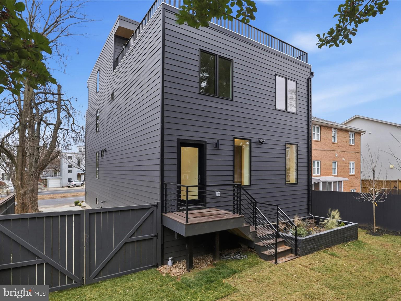 CLARENDON - Residential