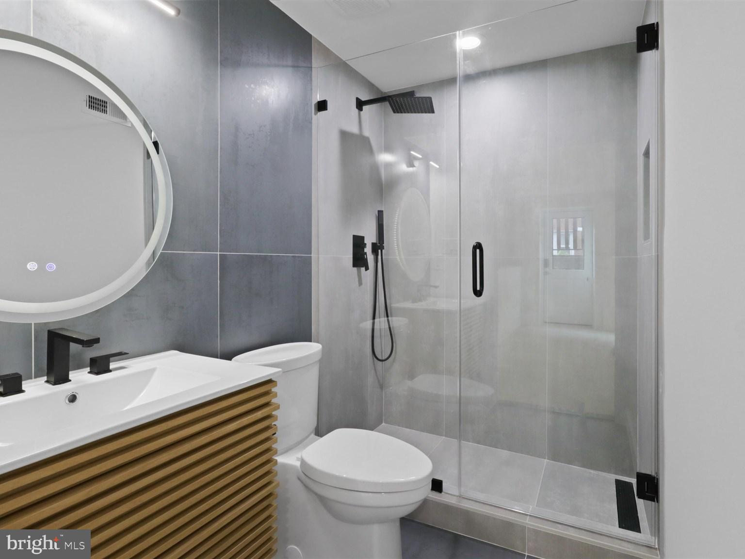 CLARENDON - Residential