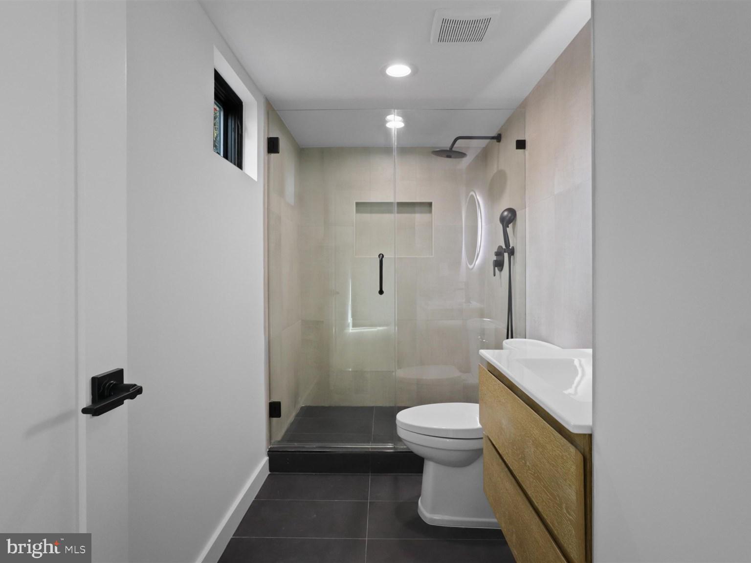 CLARENDON - Residential