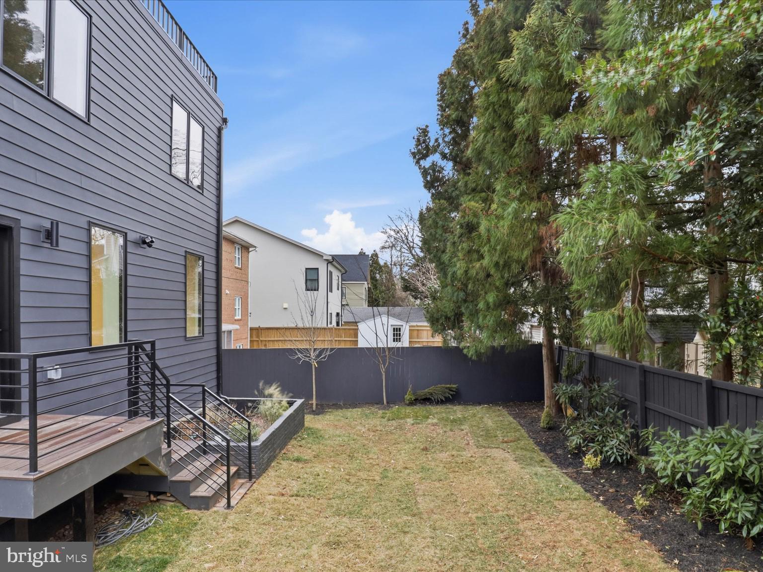 CLARENDON - Residential