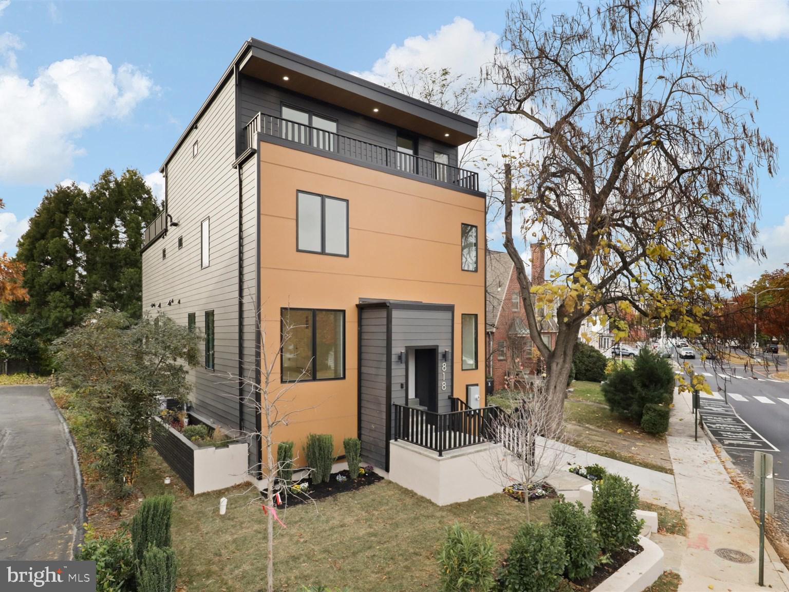 CLARENDON - Residential