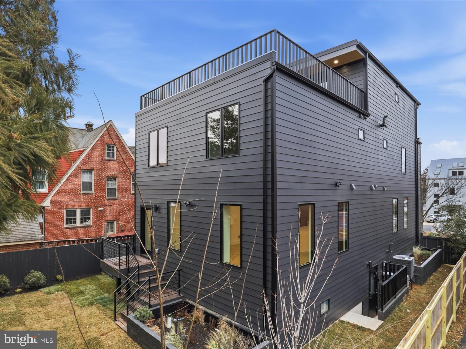 CLARENDON - Residential