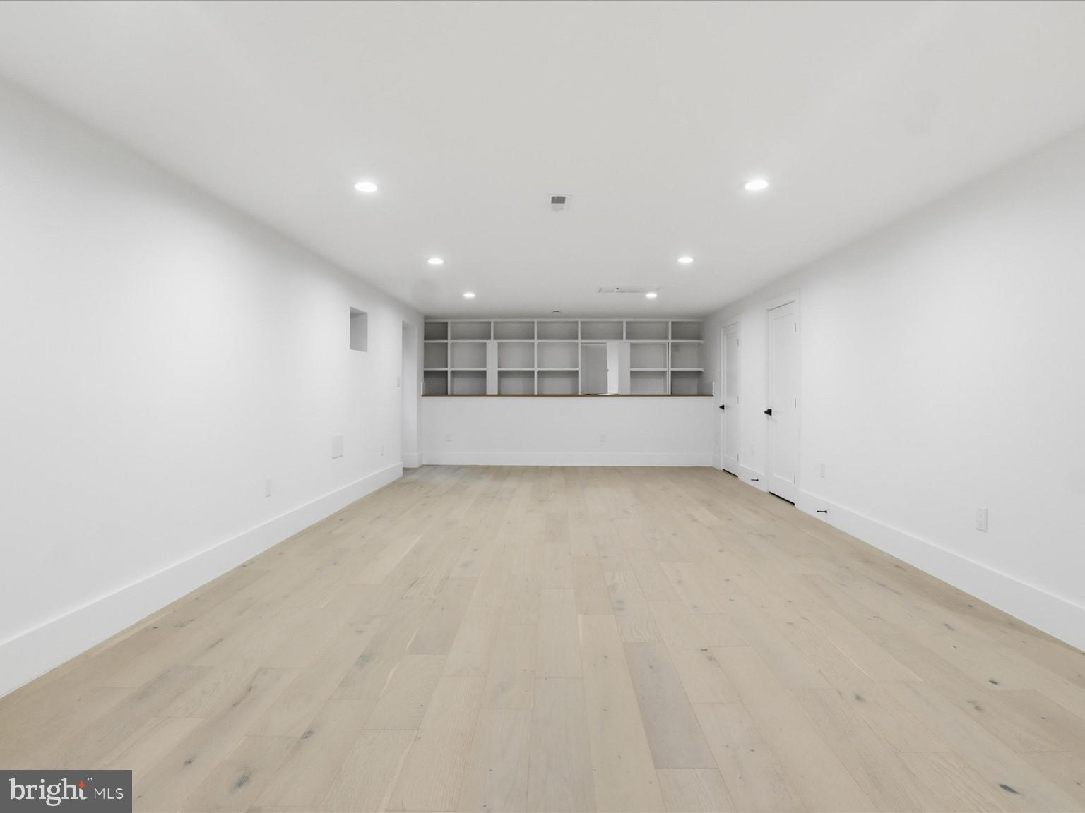 CLARENDON - Residential