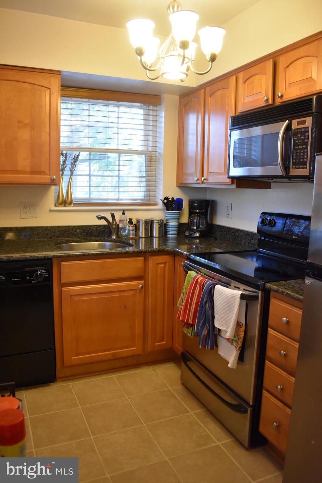 PALISADE GARDENS - Residential Lease