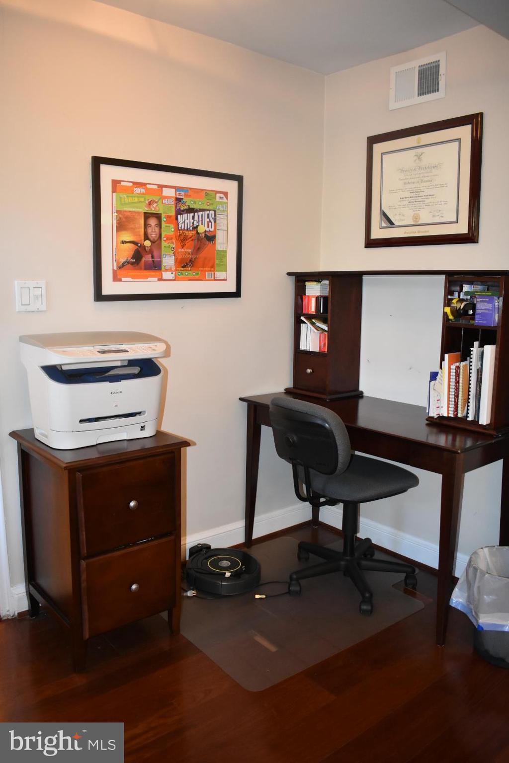 PALISADE GARDENS - Residential Lease