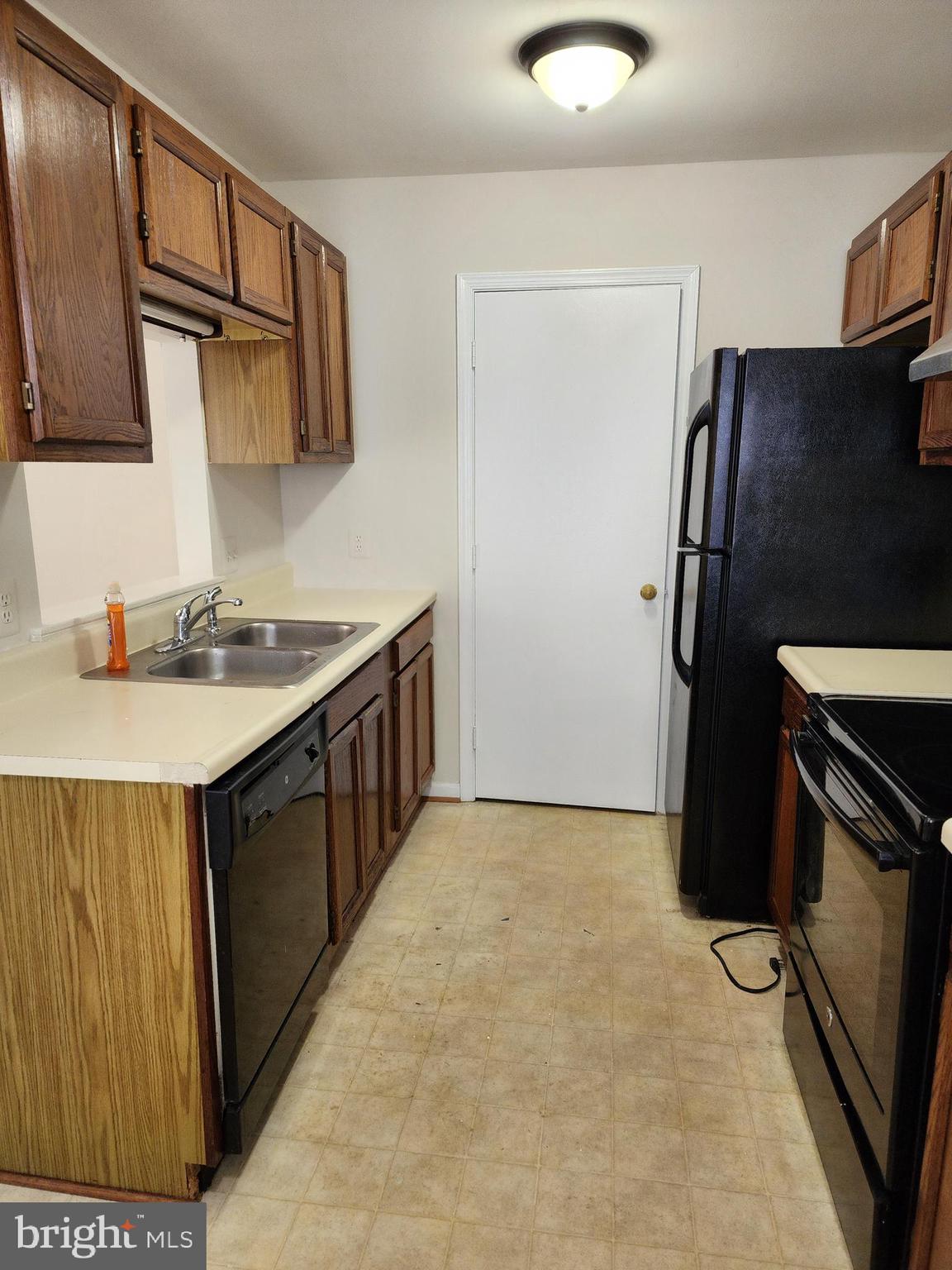 HERITAGE COMMONS - Residential Lease