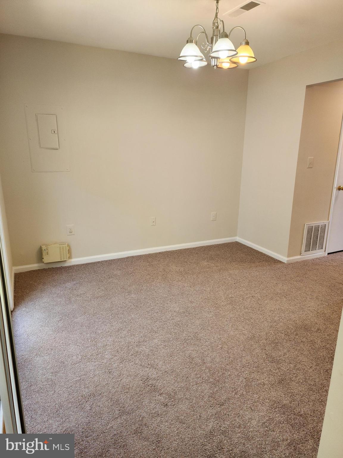 HERITAGE COMMONS - Residential Lease