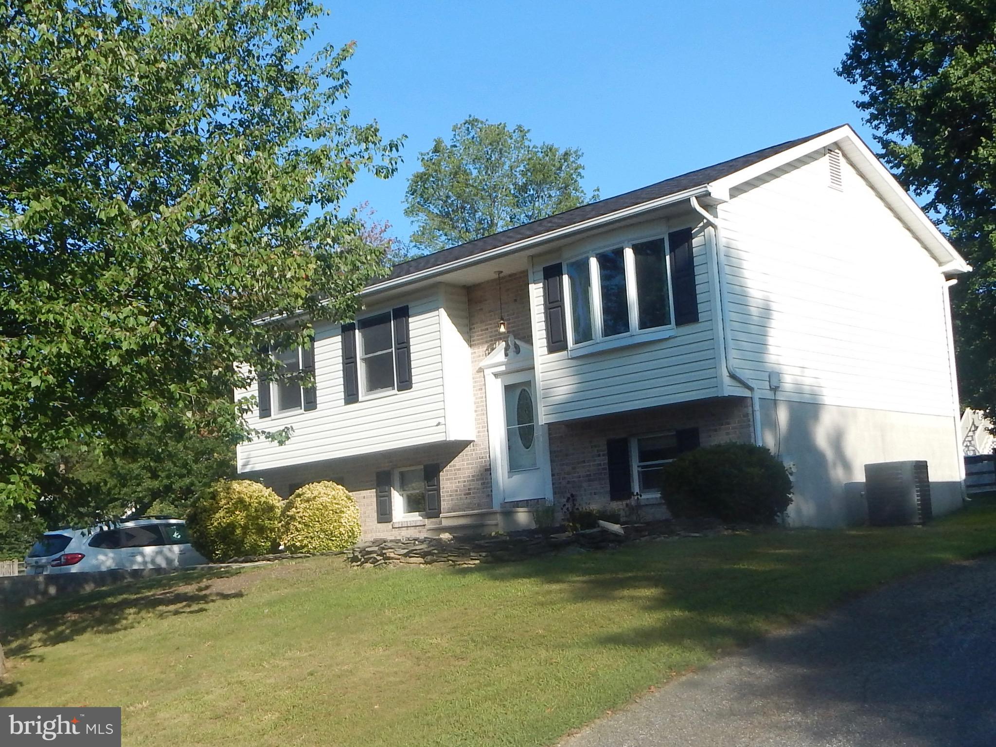 7 WHITE BIRCH DRIVE