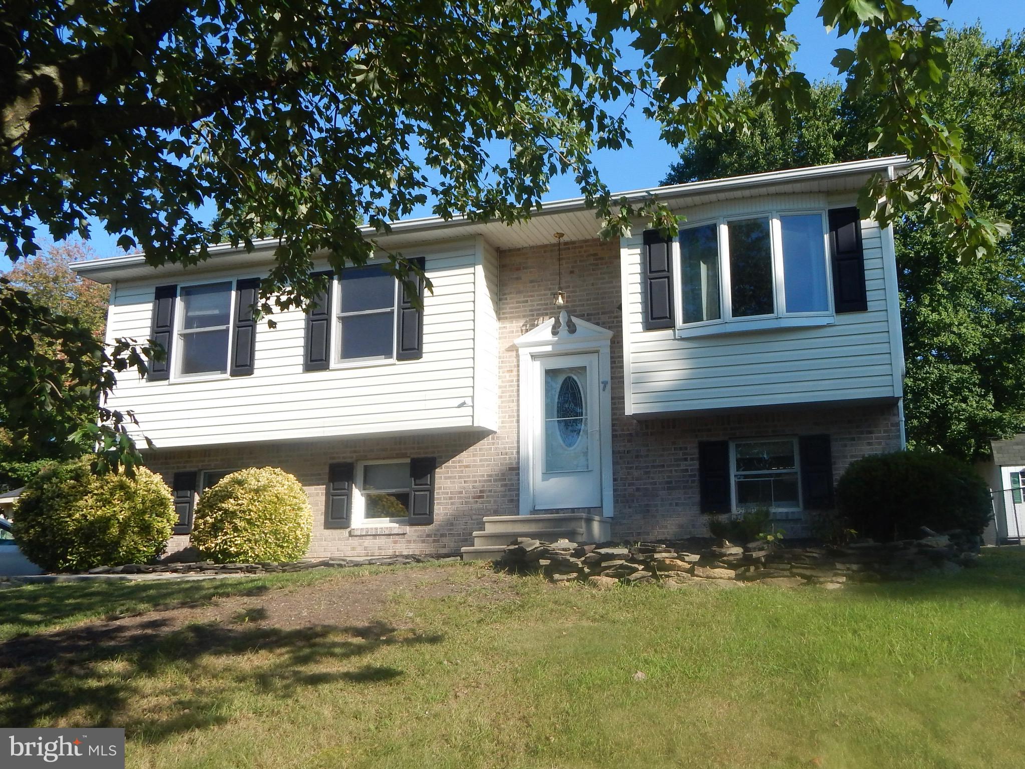 7 WHITE BIRCH DRIVE