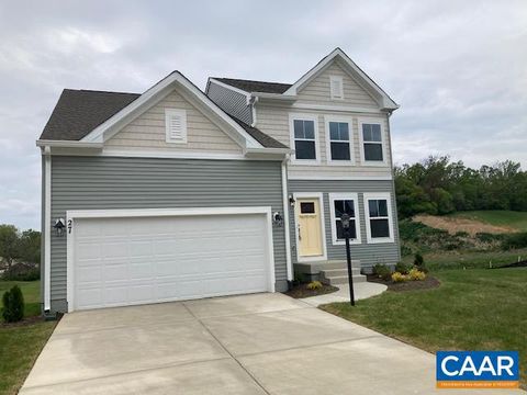 27 SWEETVIEW CT STUARTS DRAFT VA 24477