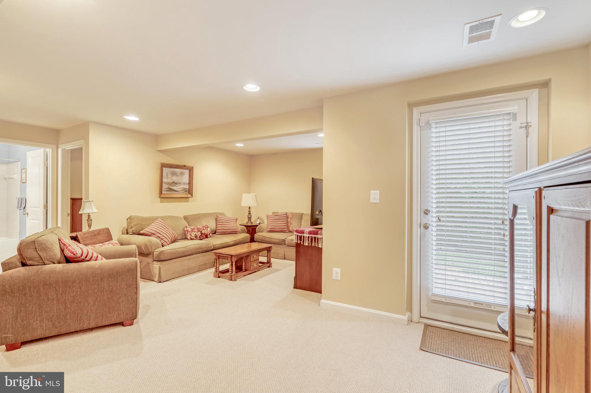 PEMBROOKE/VICTORY LAKES - Residential