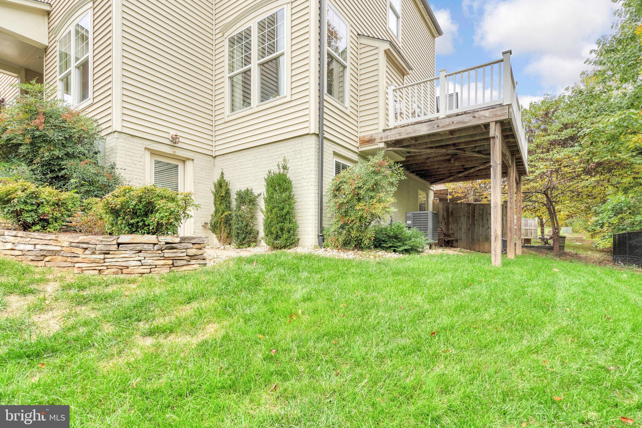 PEMBROOKE/VICTORY LAKES - Residential