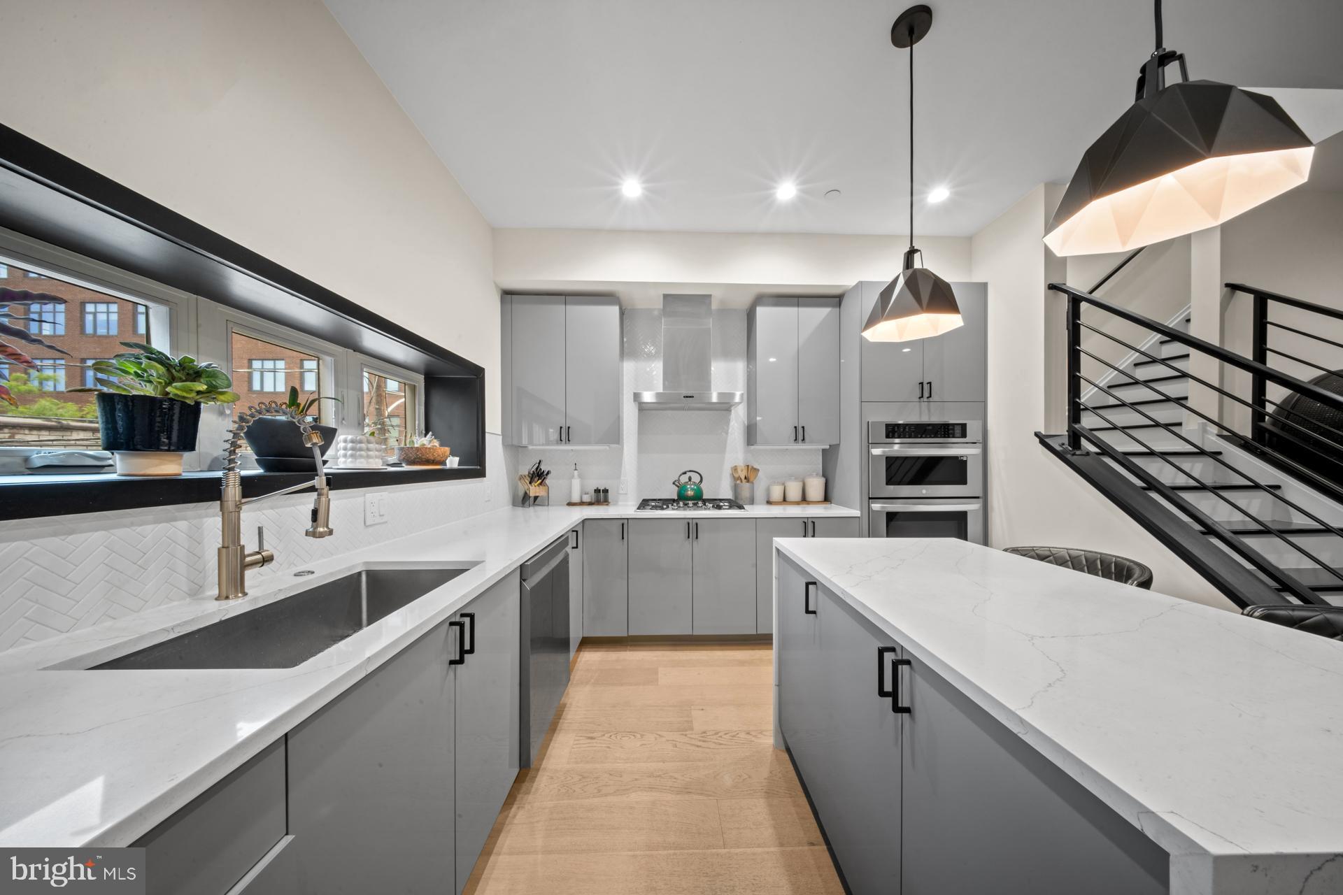 OLDE KENSINGTON - Residential
