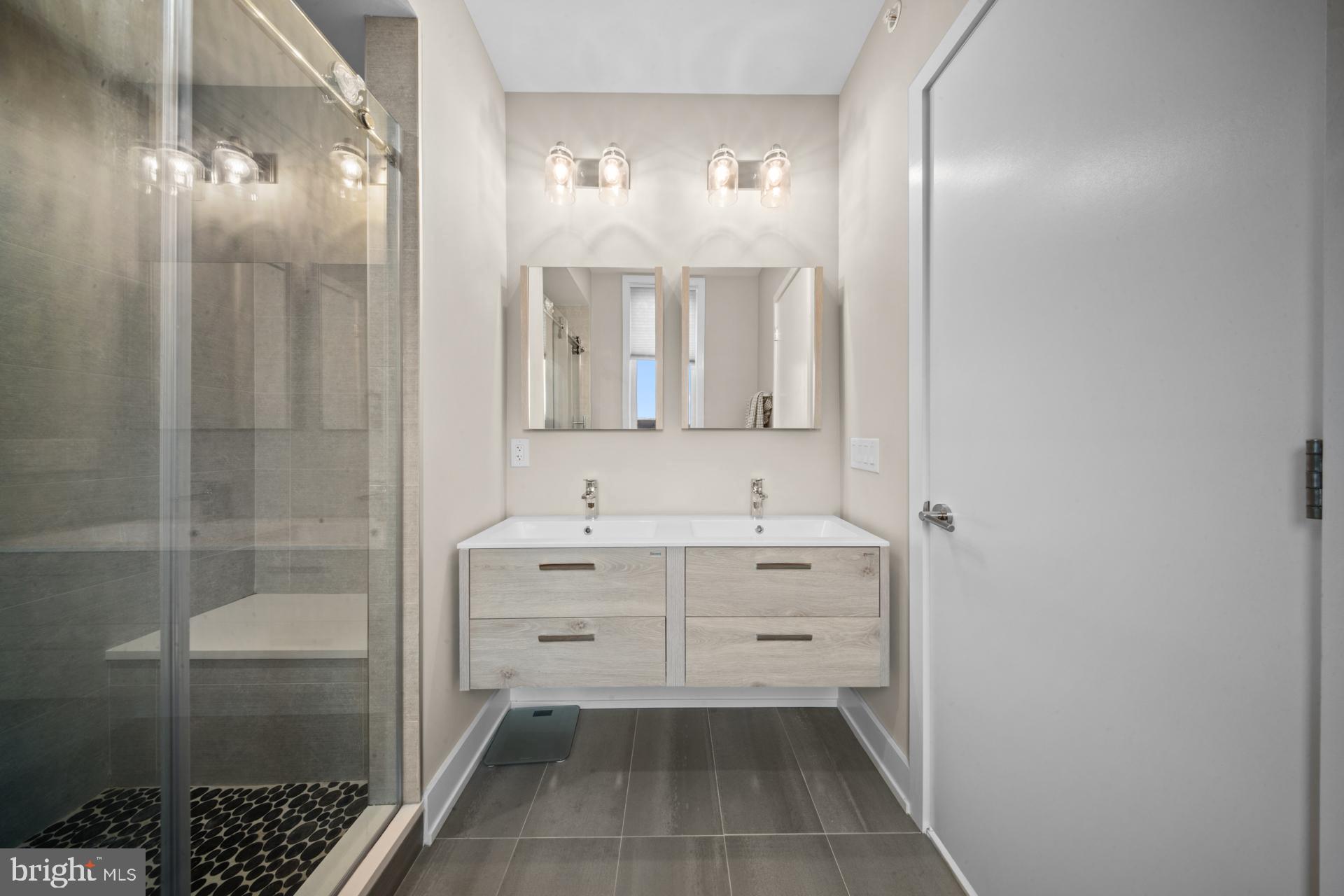 OLDE KENSINGTON - Residential