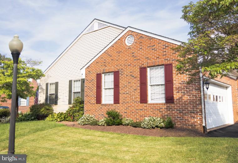 841 MULBERRY LANE