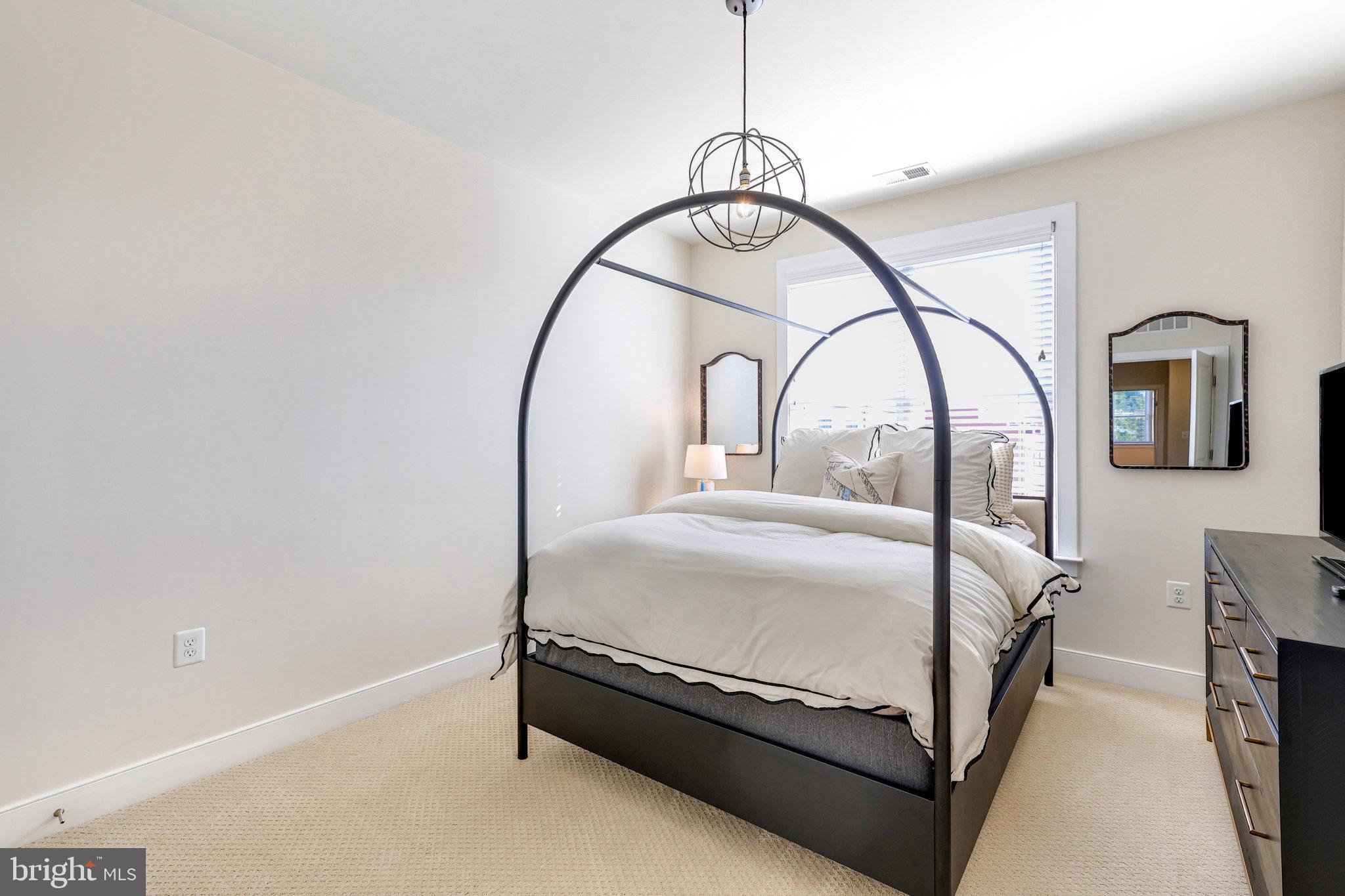 POTOMAC YARD - Residential Lease