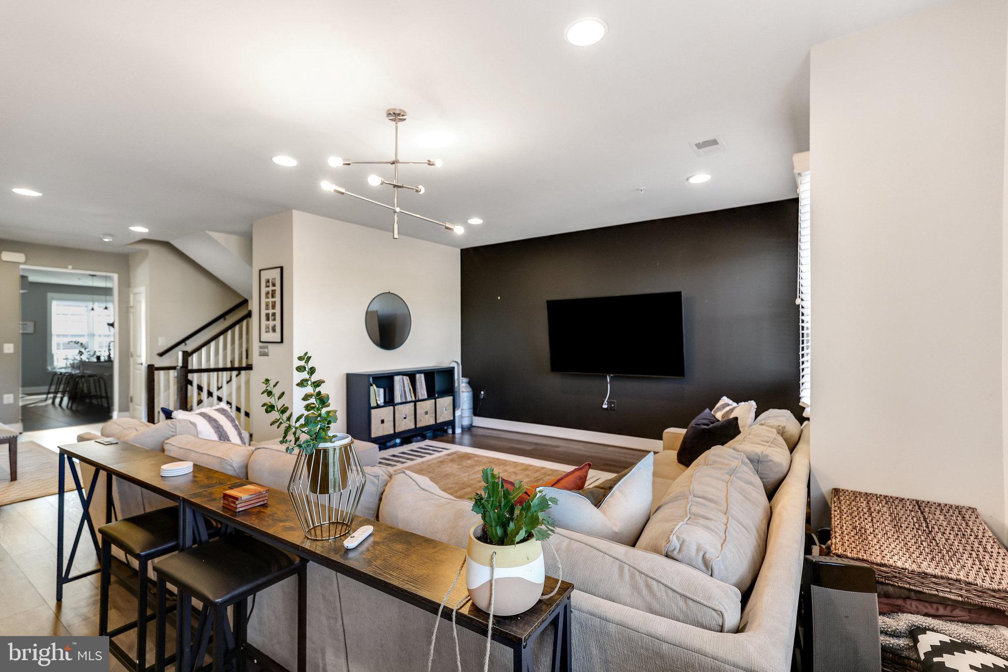 POTOMAC YARD - Residential Lease