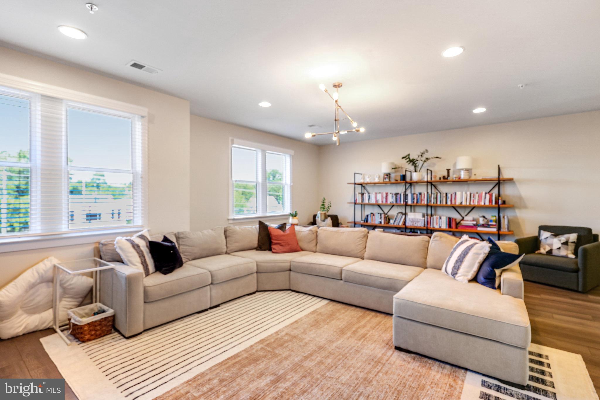 POTOMAC YARD - Residential Lease