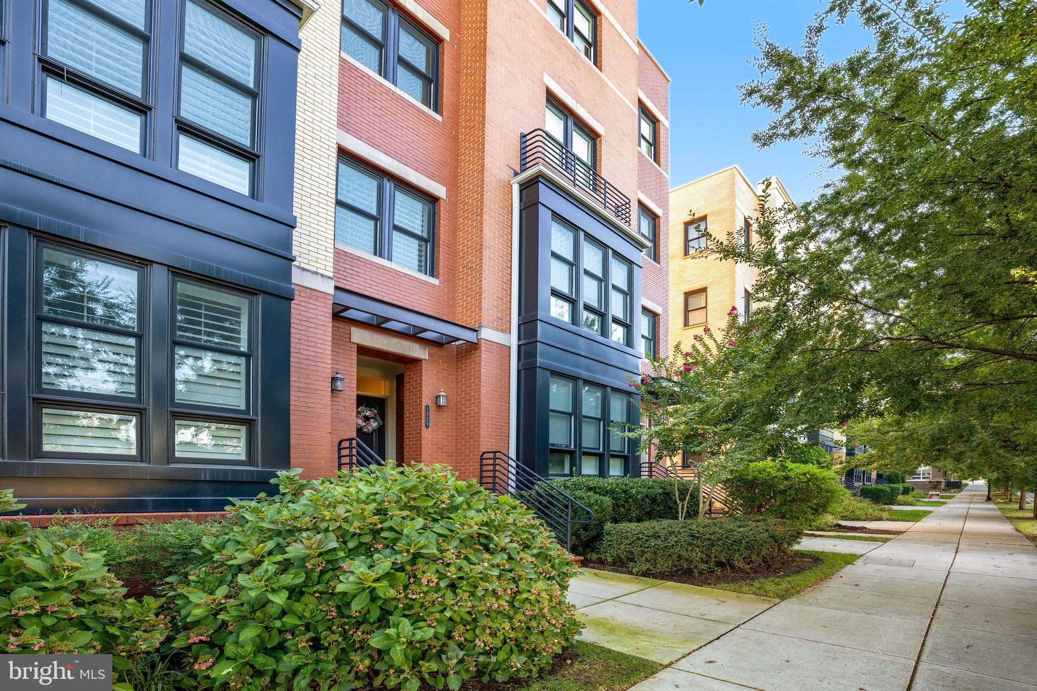 POTOMAC YARD - Residential Lease