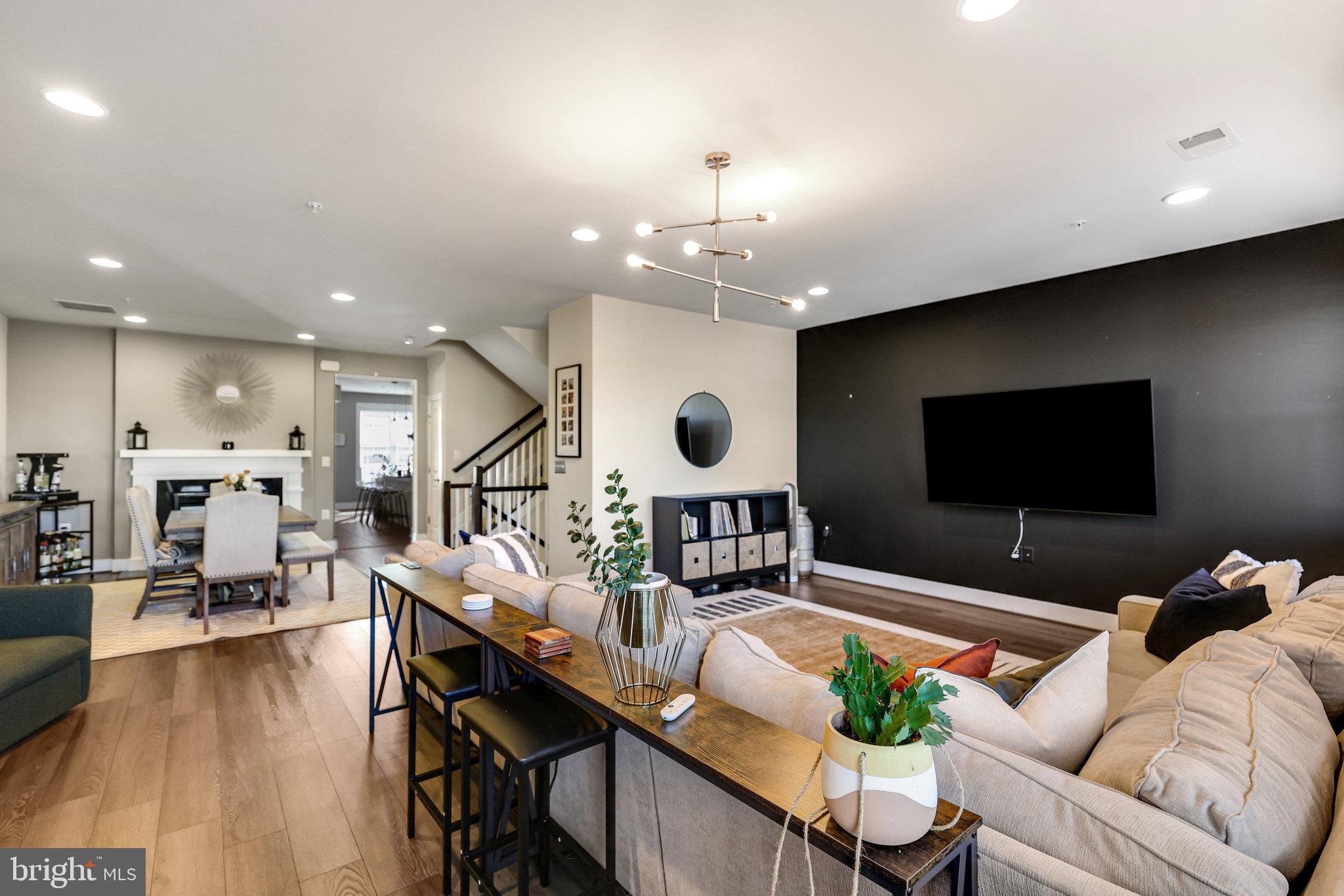 POTOMAC YARD - Residential Lease