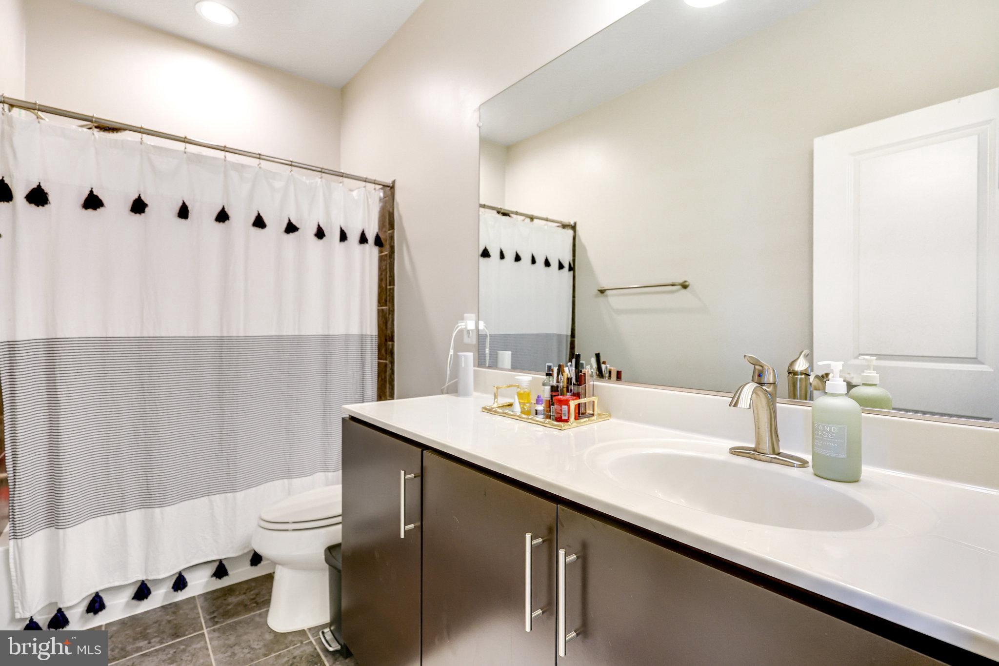 POTOMAC YARD - Residential Lease