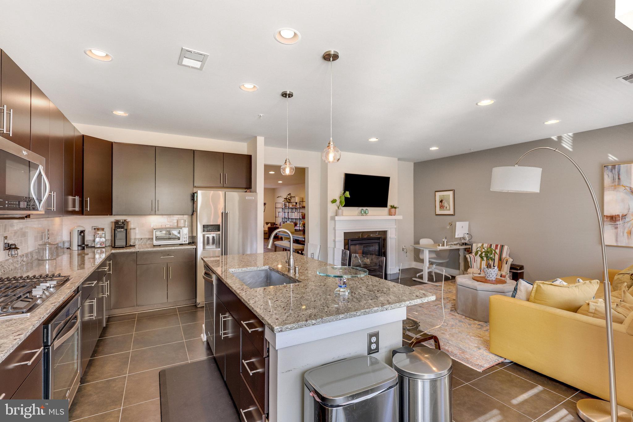 POTOMAC YARD - Residential Lease