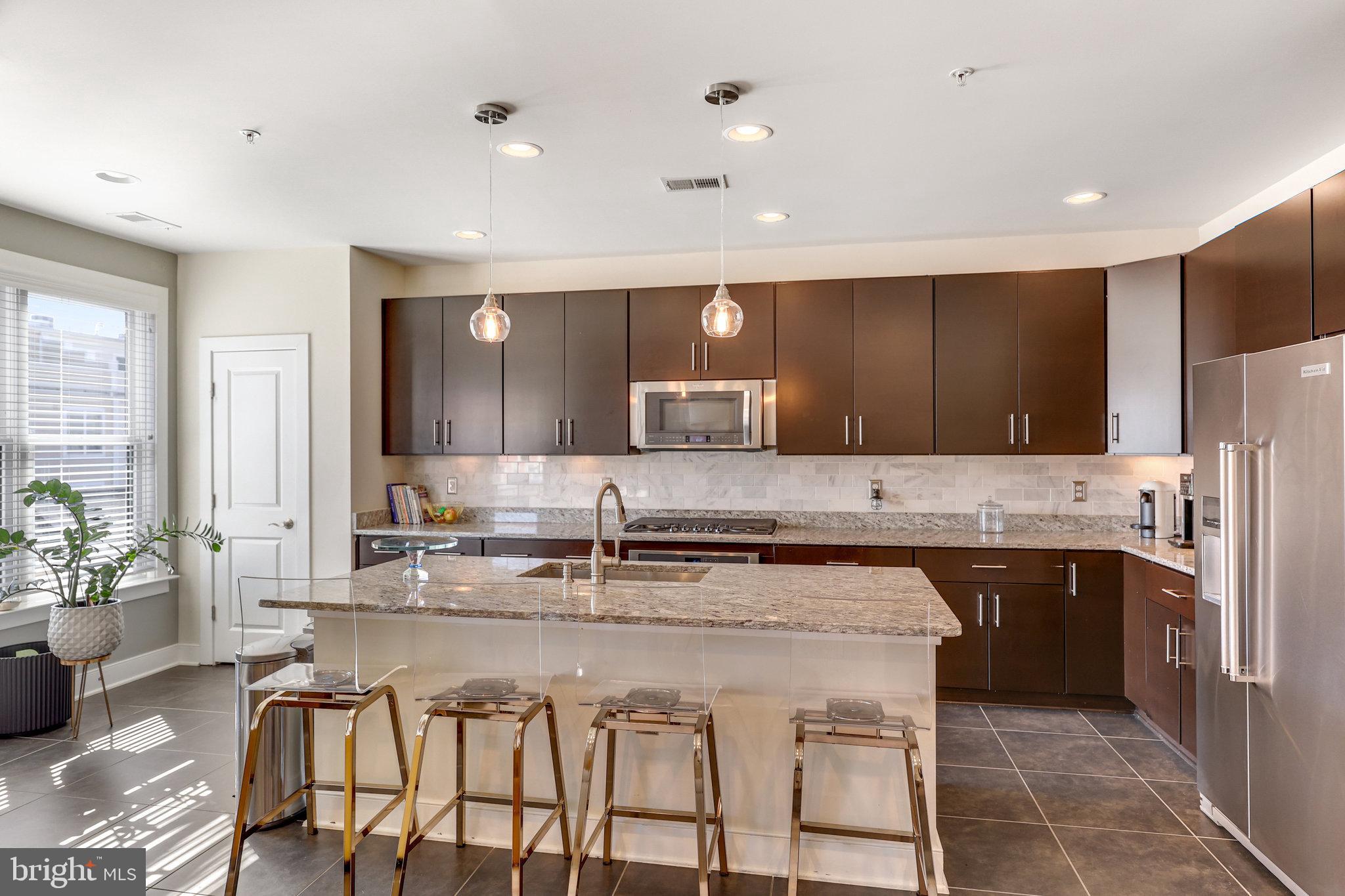 POTOMAC YARD - Residential Lease