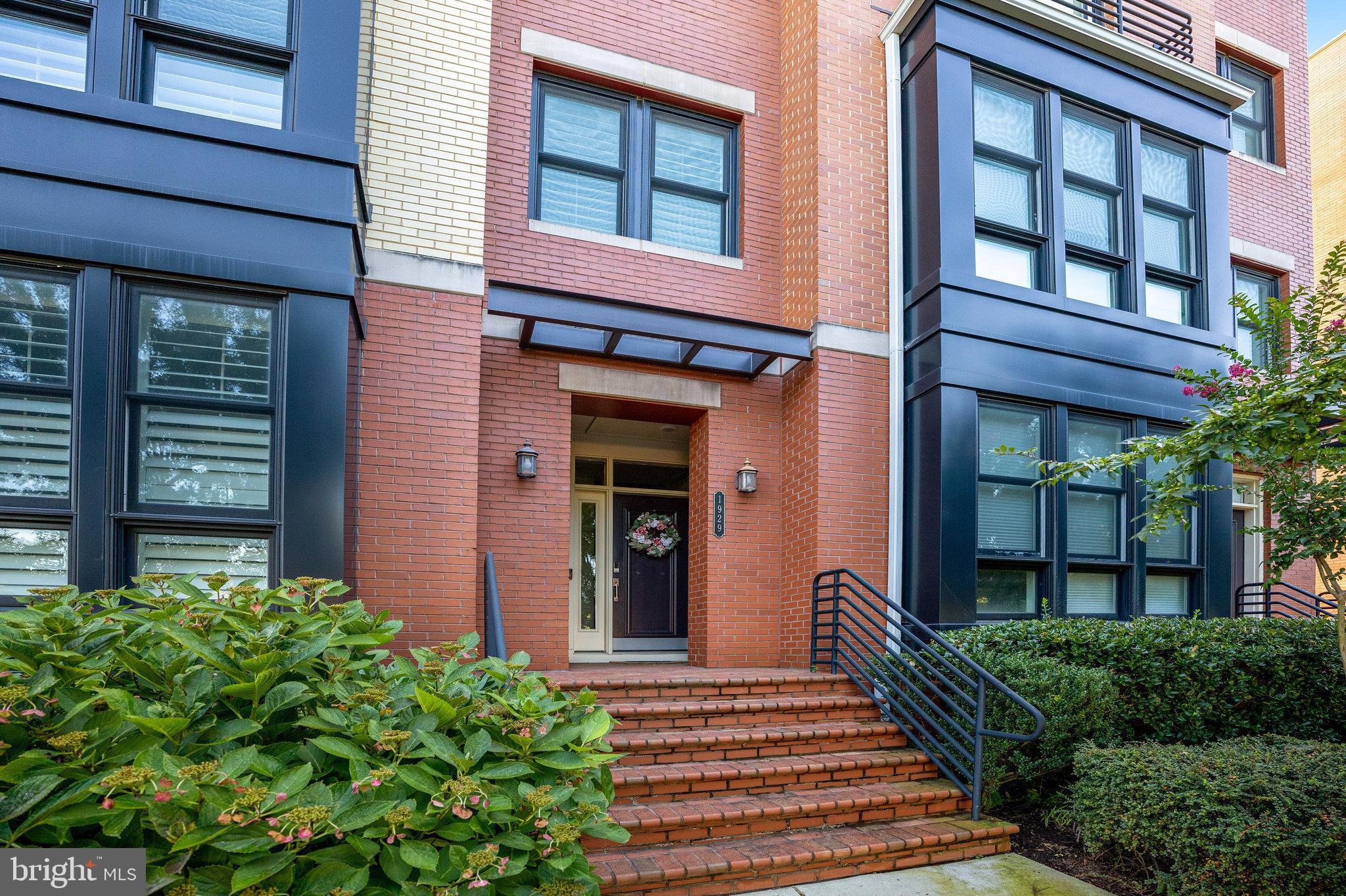 POTOMAC YARD - Residential Lease