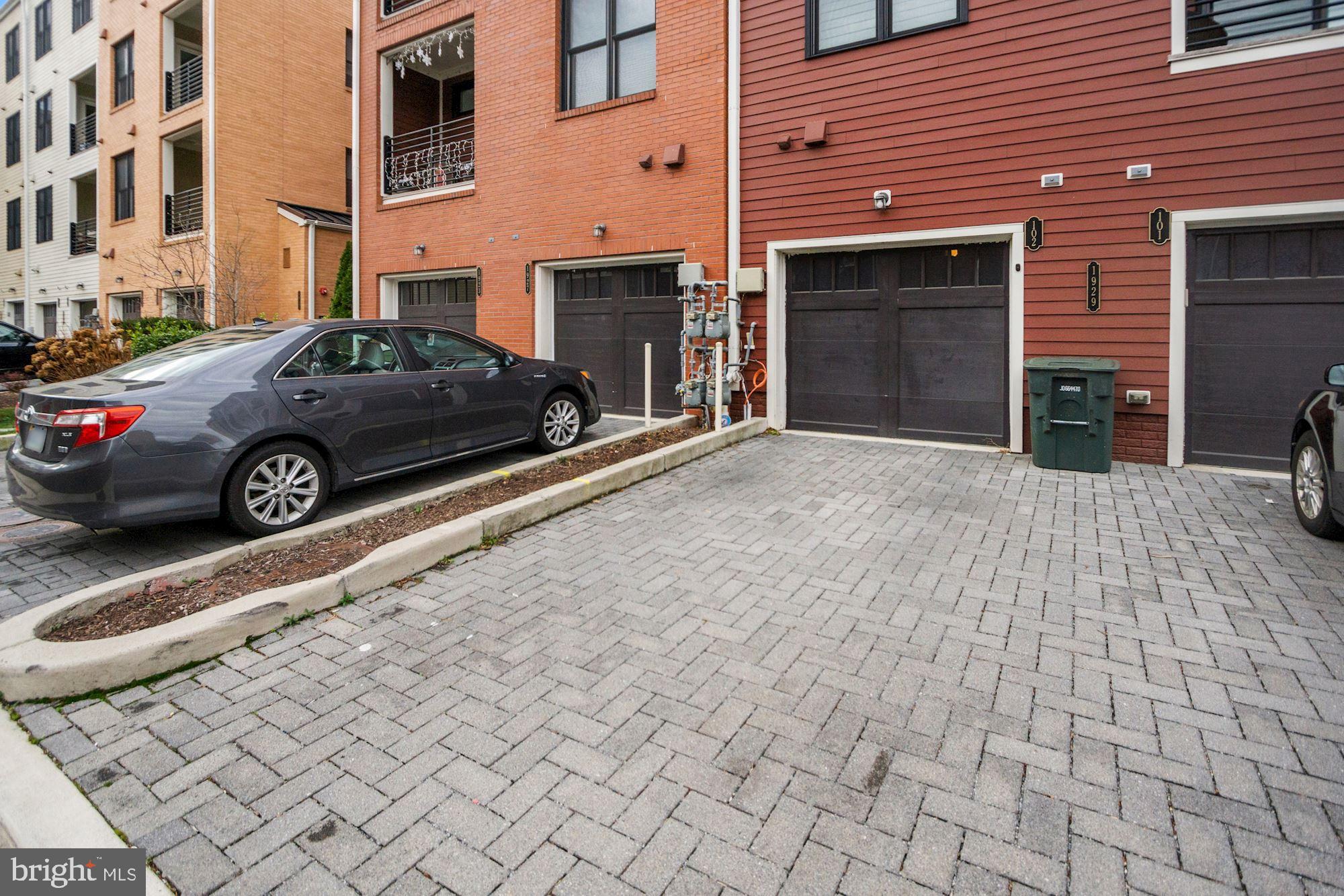 POTOMAC YARD - Residential Lease