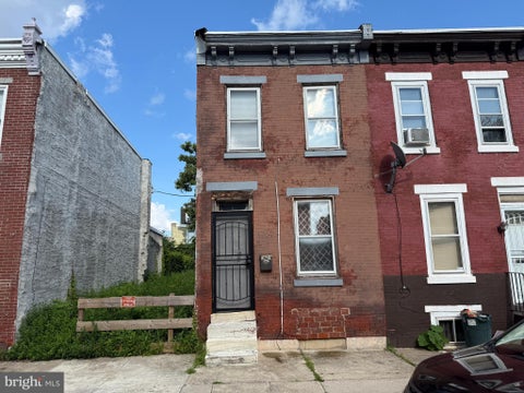Townhouse For Sale - 3623 N Sydenham Street<br/> PHILADELPHIA, PA 19140